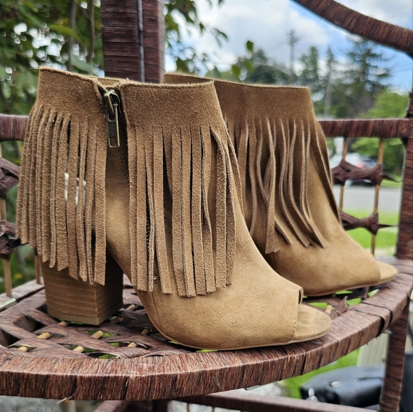 Camel Booties - Picture 3 of 3